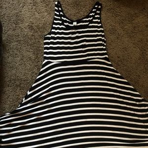 Old navy black and white summer dress
